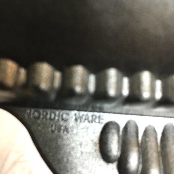 Nordic Ware Daisy Cake Pan-  9x13.5 Heavy Cast Aluminum made in the USA - Picture 9 of 13